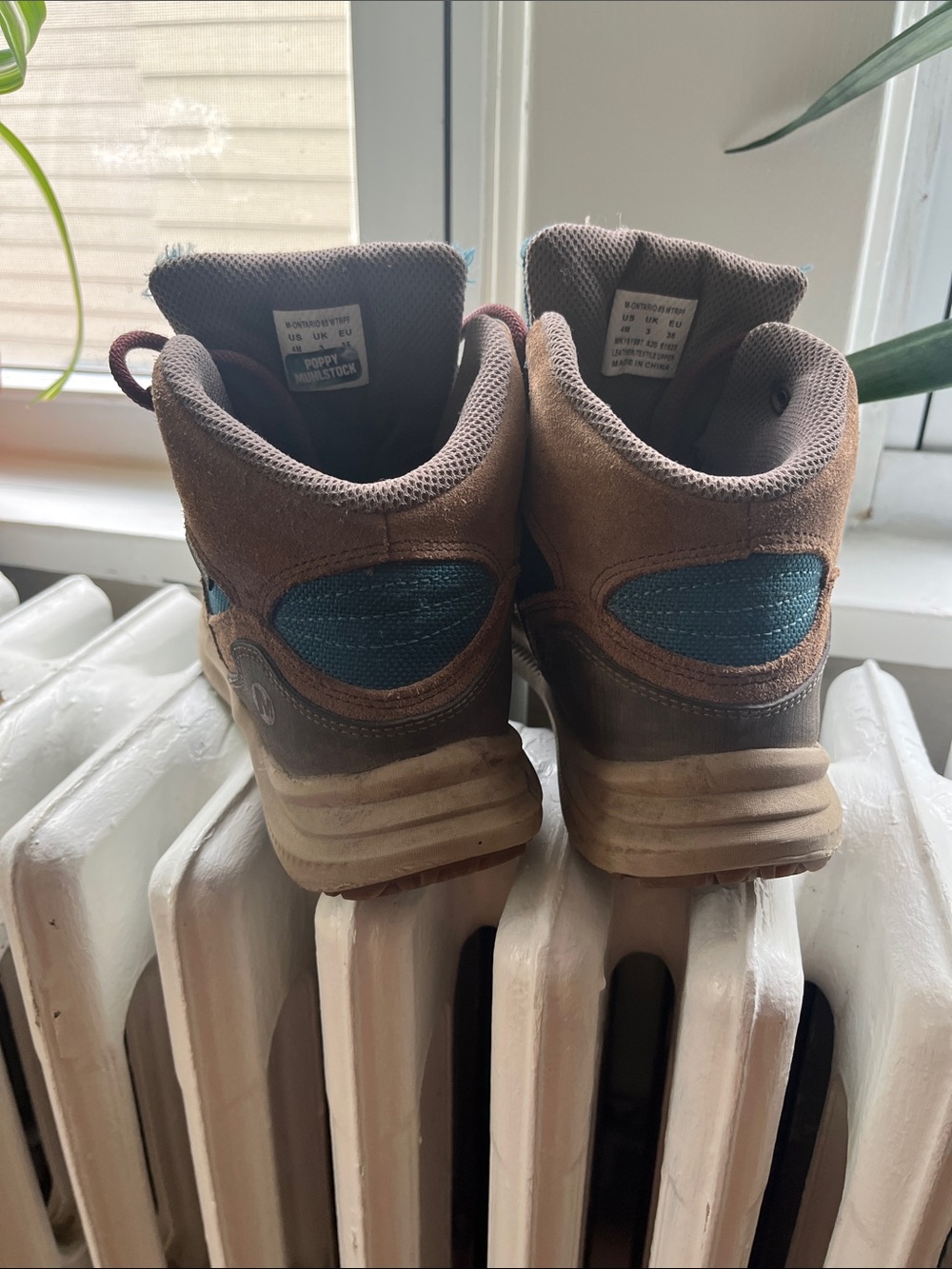 Merrell Hiking Boots- Kids - Picture 2 of 4